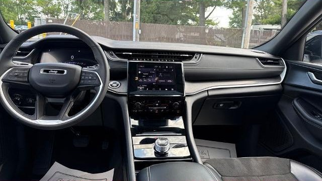 2023 Jeep Grand Cherokee L Laredo X