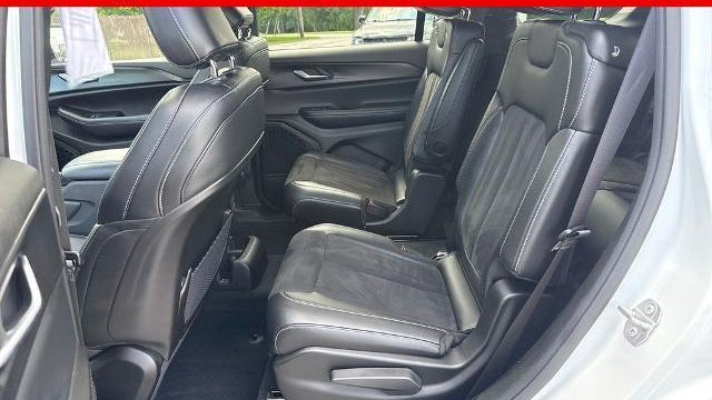 2023 Jeep Grand Cherokee L Laredo X