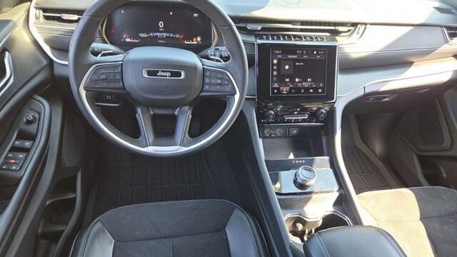 2024 Jeep Grand Cherokee L Laredo