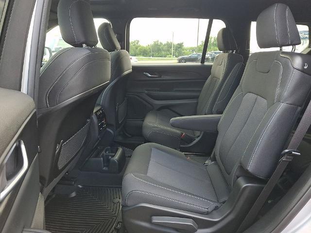 2024 Jeep Cherokee - $35,990