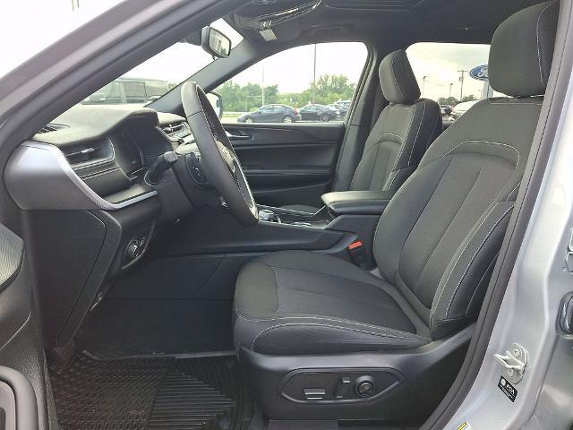 2024 Jeep Cherokee - $35,990