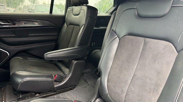 2021 Jeep Grand Cherokee L Laredo