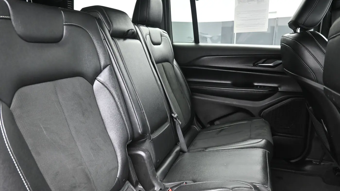 2024 Jeep Grand Cherokee L Laredo