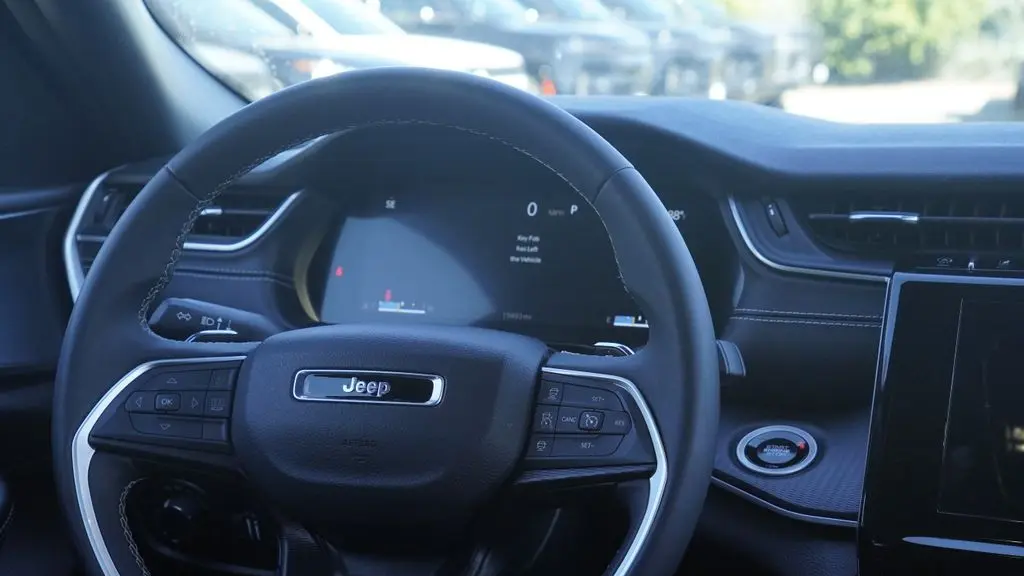 2025 Jeep Grand Cherokee L Laredo