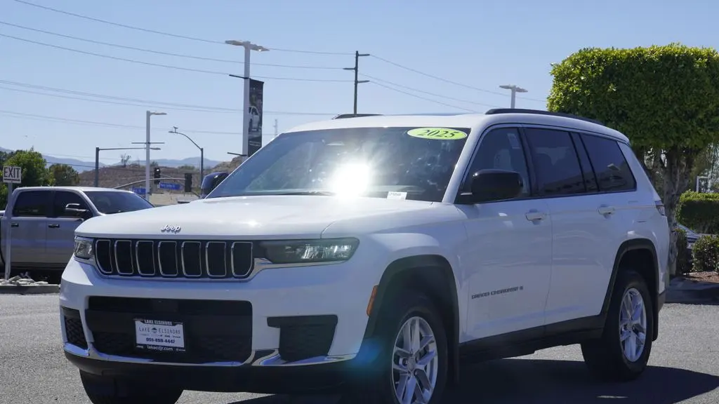 2025 Jeep Grand Cherokee L Laredo