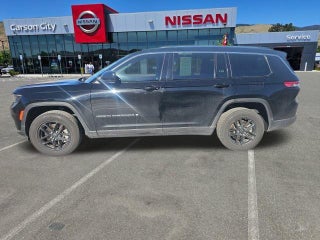 2023 Jeep Grand Cherokee L with Diamond Black Crystal Pearlcoa Exterior