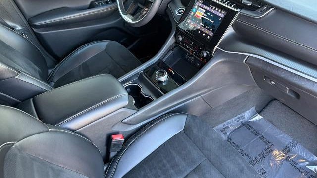 2024 Jeep Grand Cherokee L Laredo