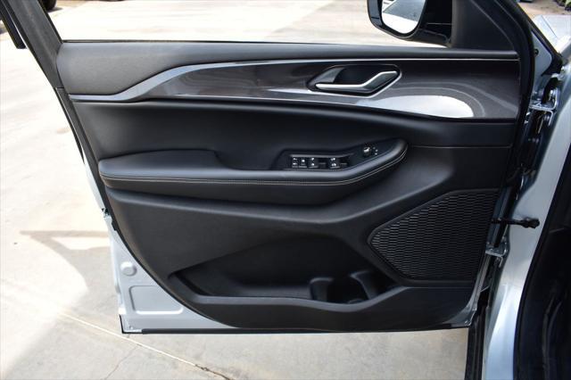 2023 Jeep Cherokee - $25,420
