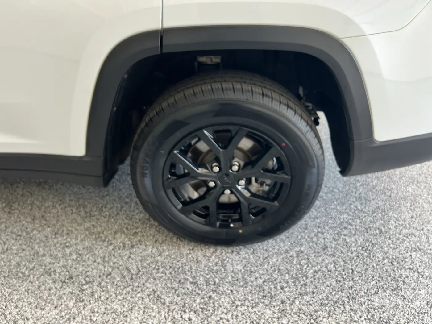 2024 Jeep Cherokee - $27,980