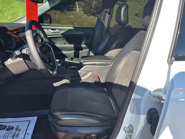 2024 Jeep Cherokee - $33,400