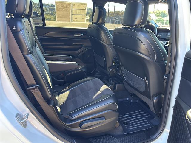 2024 Jeep Cherokee - $33,400