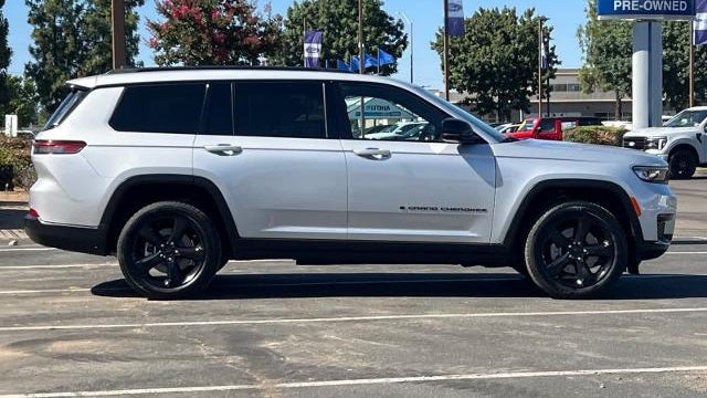 2021 Jeep Grand Cherokee L Laredo