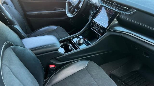 2021 Jeep Grand Cherokee L Laredo