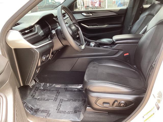 2023 Jeep Cherokee - $33,990