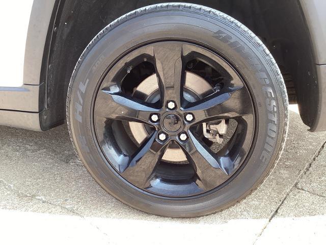 2023 Jeep Cherokee - $33,990
