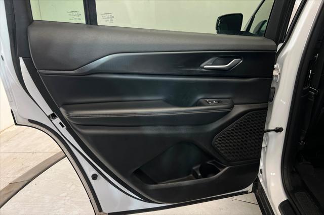 2023 Jeep Cherokee - $27,999