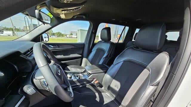 2024 Jeep Grand Cherokee L Laredo