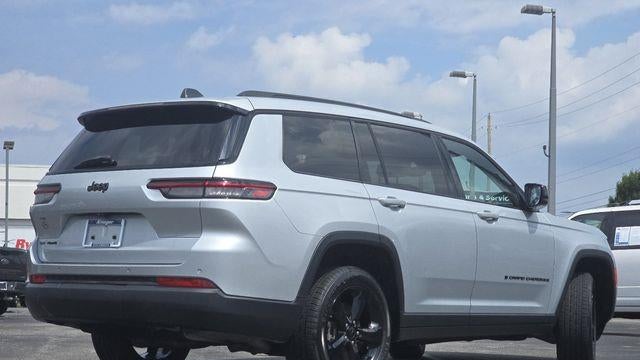 2022 Jeep Grand Cherokee L Laredo