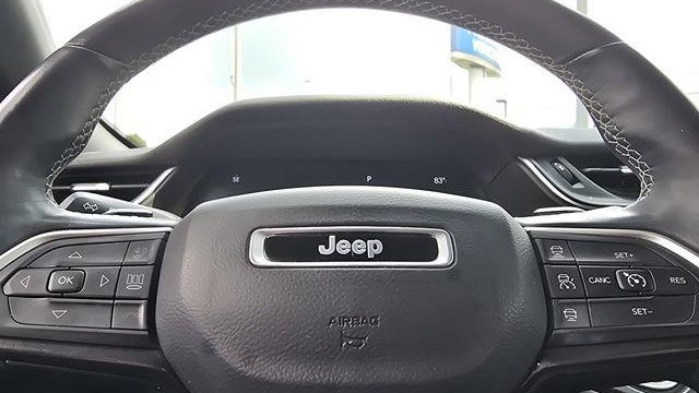 2022 Jeep Grand Cherokee L Laredo