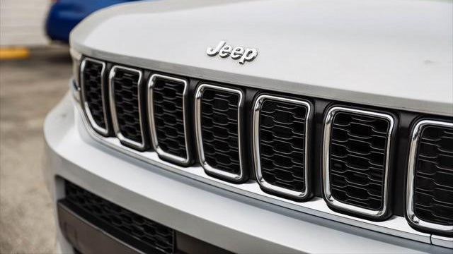 2023 Jeep Grand Cherokee L Laredo