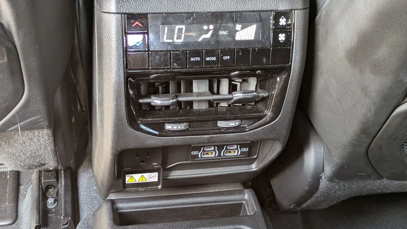2023 Jeep Grand Cherokee L Laredo X