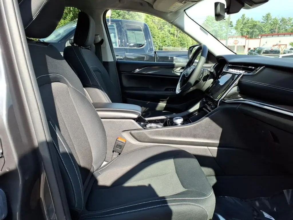 2023 Jeep Cherokee - $27,241