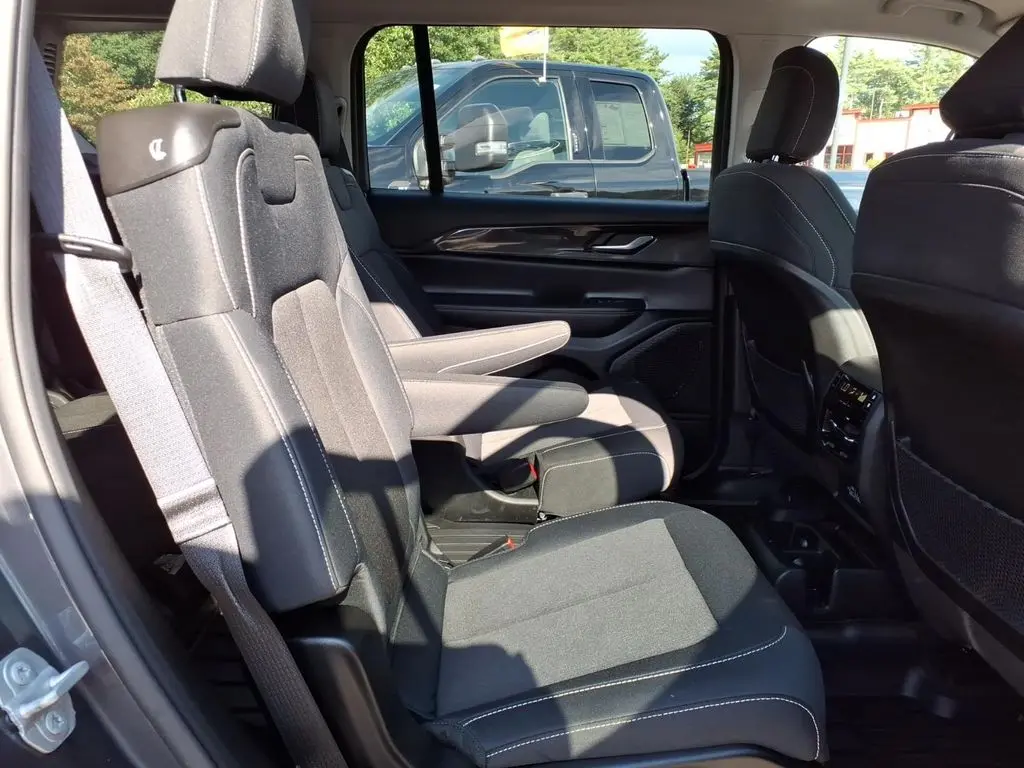 2023 Jeep Cherokee - $27,241