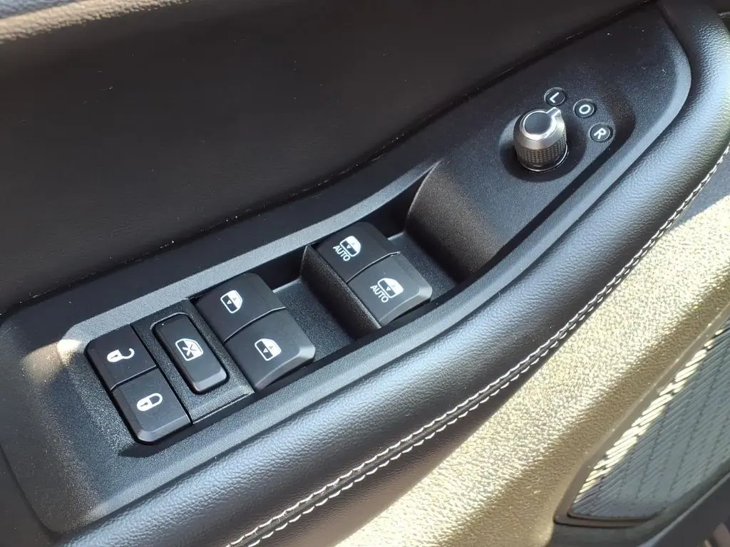 2023 Jeep Cherokee - $27,241