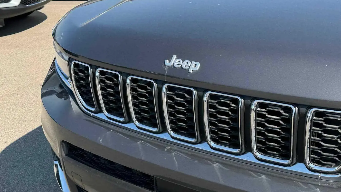 2025 Jeep Grand Cherokee L Laredo