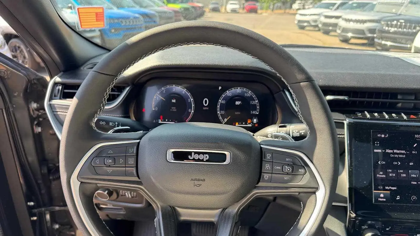 2025 Jeep Grand Cherokee L Laredo