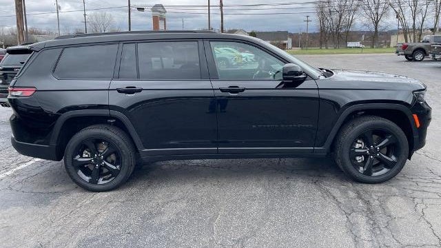 2025 Jeep Grand Cherokee L Laredo