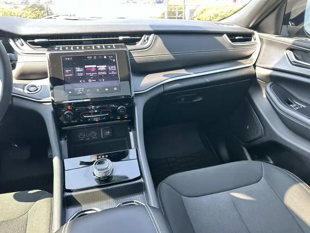 2026 Jeep Cherokee - $39,999
