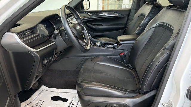 2021 Jeep Grand Cherokee L Laredo