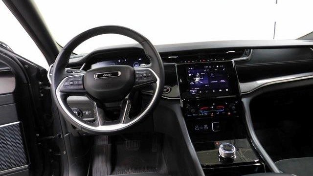 2022 Jeep Grand Cherokee L Laredo