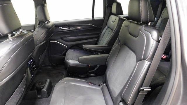 2022 Jeep Grand Cherokee L Laredo
