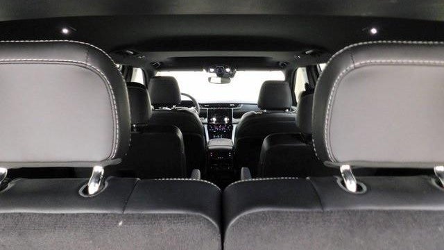2022 Jeep Grand Cherokee L Laredo