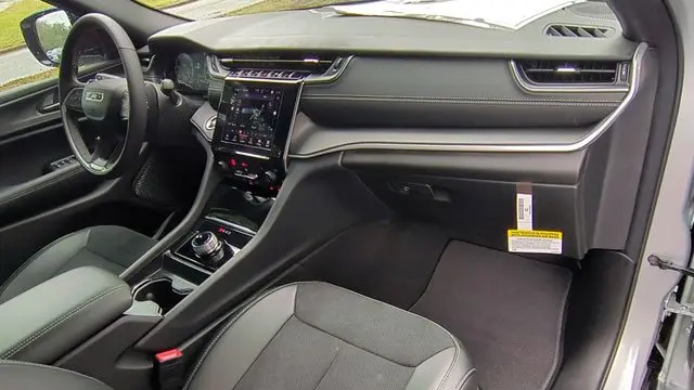 2025 Jeep Grand Cherokee L Altitude
