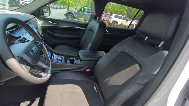 2026 Jeep Grand Cherokee L Altitude