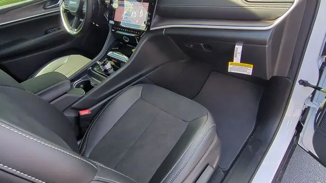 2026 Jeep Grand Cherokee L Altitude