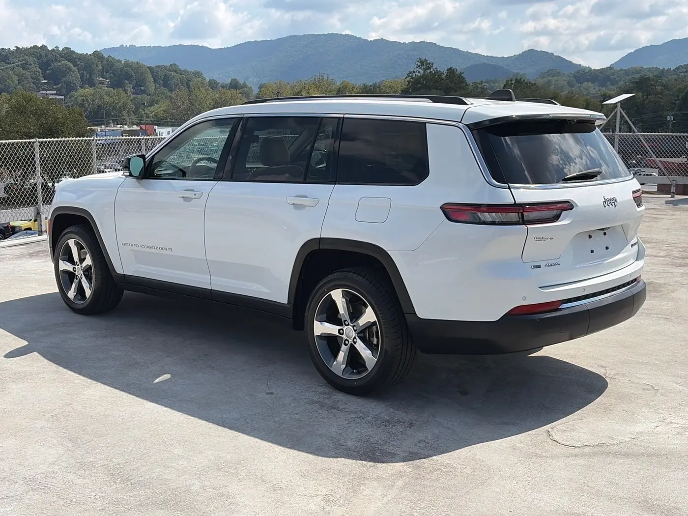 2021 Jeep Cherokee - $26,793