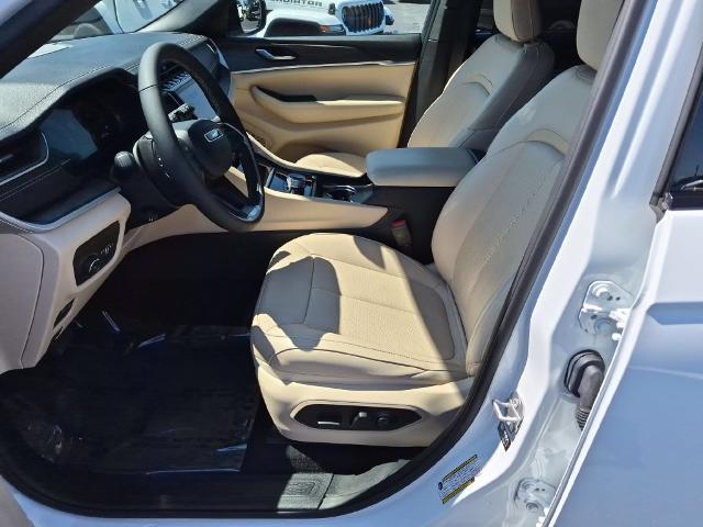 2025 Jeep Cherokee - $40,890