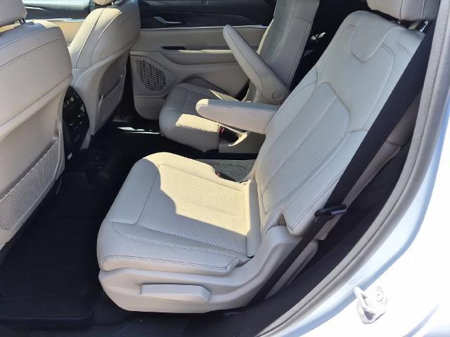 2025 Jeep Cherokee - $40,890