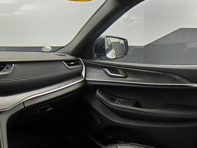 2025 Jeep Cherokee - $37,717