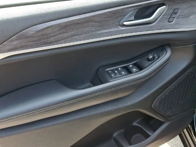 2023 Jeep Cherokee - $35,988