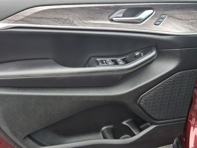 2024 Jeep Cherokee - $32,000
