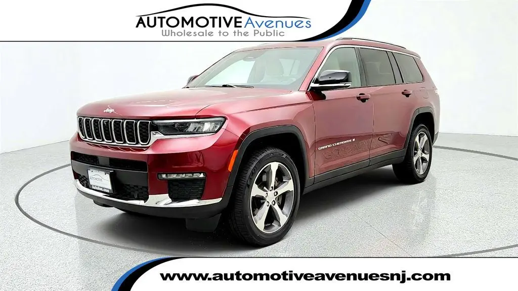 2023 Jeep Cherokee - $27,995