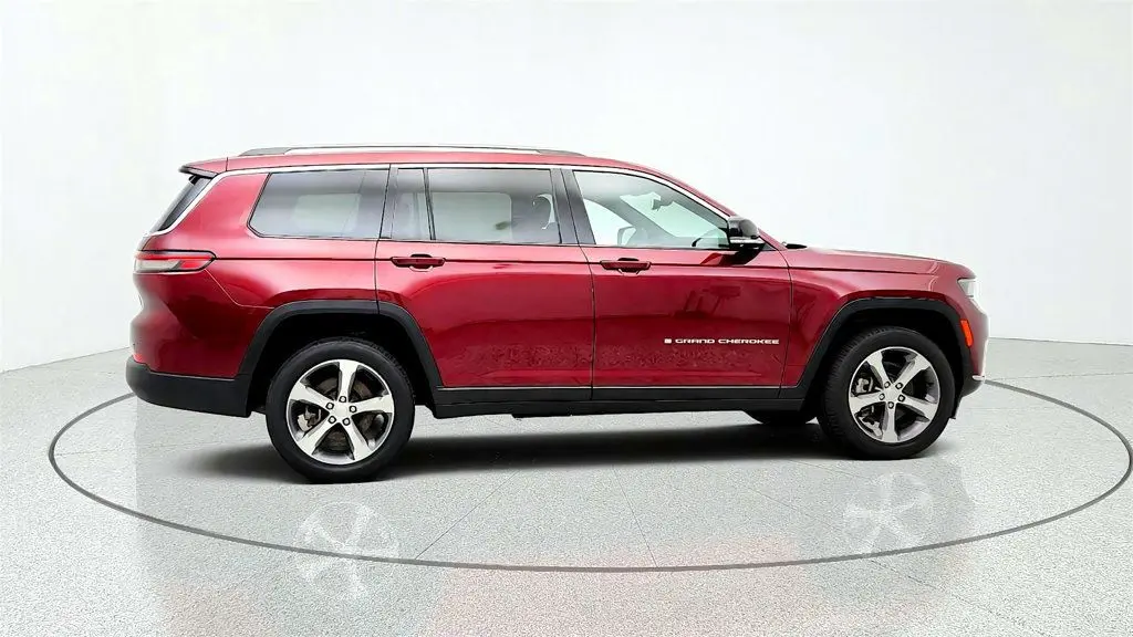 2023 Jeep Cherokee - $27,995