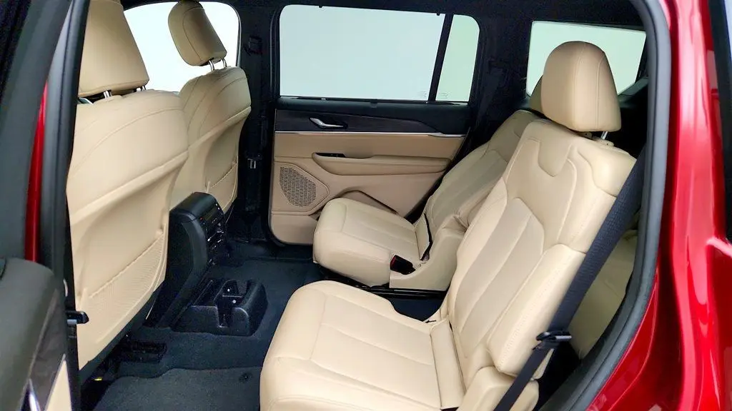 2023 Jeep Cherokee - $27,995