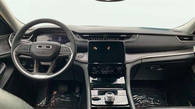 2023 Jeep Cherokee - $31,900