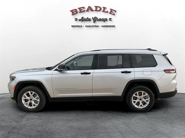 2023 Jeep Cherokee - $31,900